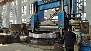 铸钢件厂家为什么一在强调在生产大型铸钢件时要注意安全生产