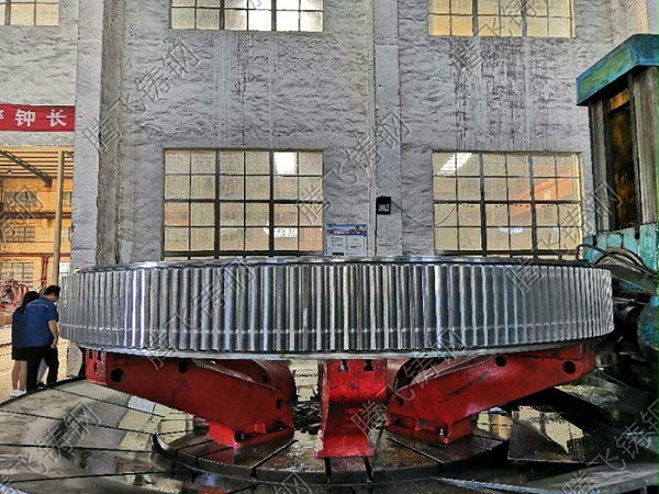 大型铸钢件厂家腾飞铸钢生产齿轮