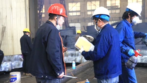 大型铸钢厂铸钢件粗加工和精加工的对比