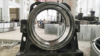 今天讲解一下大型铸钢件-轴承座