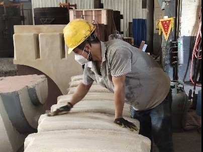 跟着我一起探访大型铸钢厂-腾飞铸钢水玻璃砂工艺！