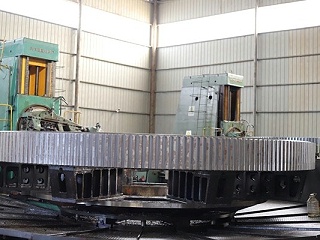 大型铸钢厂家如何提高产品精度？