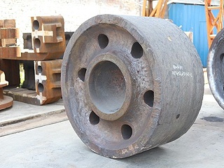 回转窑的大型铸钢件配件-托轮