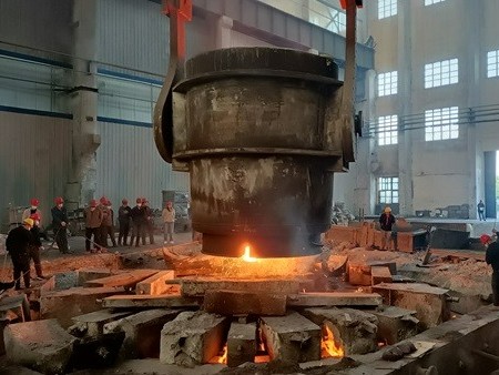大型铸造厂家-腾飞铸钢浇注铸钢件前的准备工作怎么做？