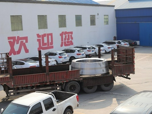 大型铸钢件辊套到底用来干啥？核心用途全盘点，腾飞铸钢告诉你