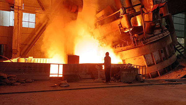 铸钢件厂家用于冶炼的大型铸钢件的中频炉是怎么保障安全生产